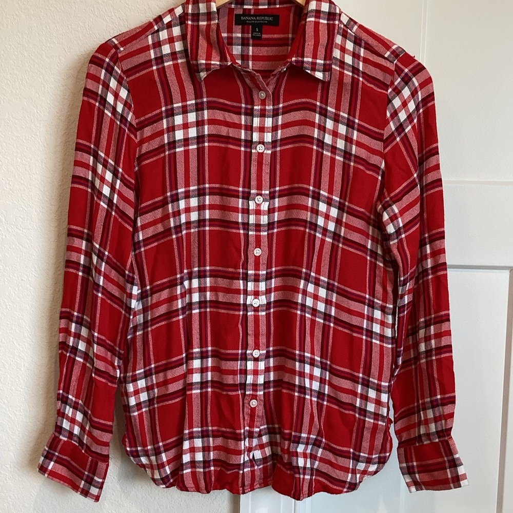Women’s Banana Republic Button Down Long Sleeve Shirt Dillon Viscose Small Red - Picture 2 of 12